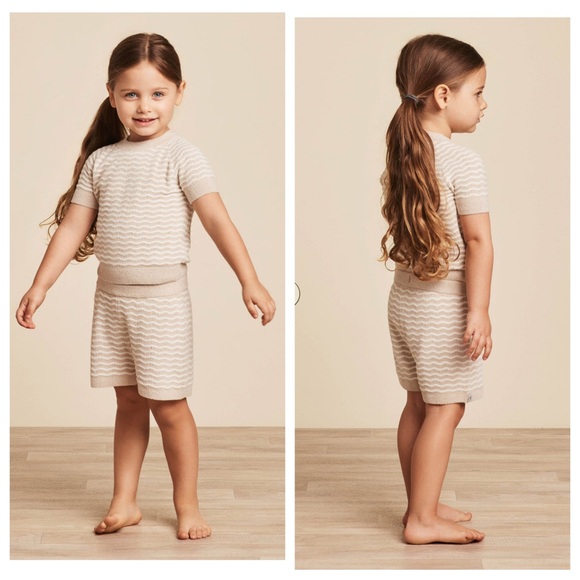 Barefoot Dreams CozyChic Ultra Lite Wavy Shorts and Matching Top in Stone/Pearl - Picture 2 of 8